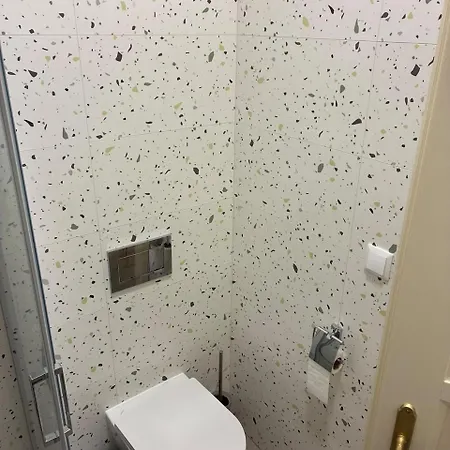 Perlova Apartment *